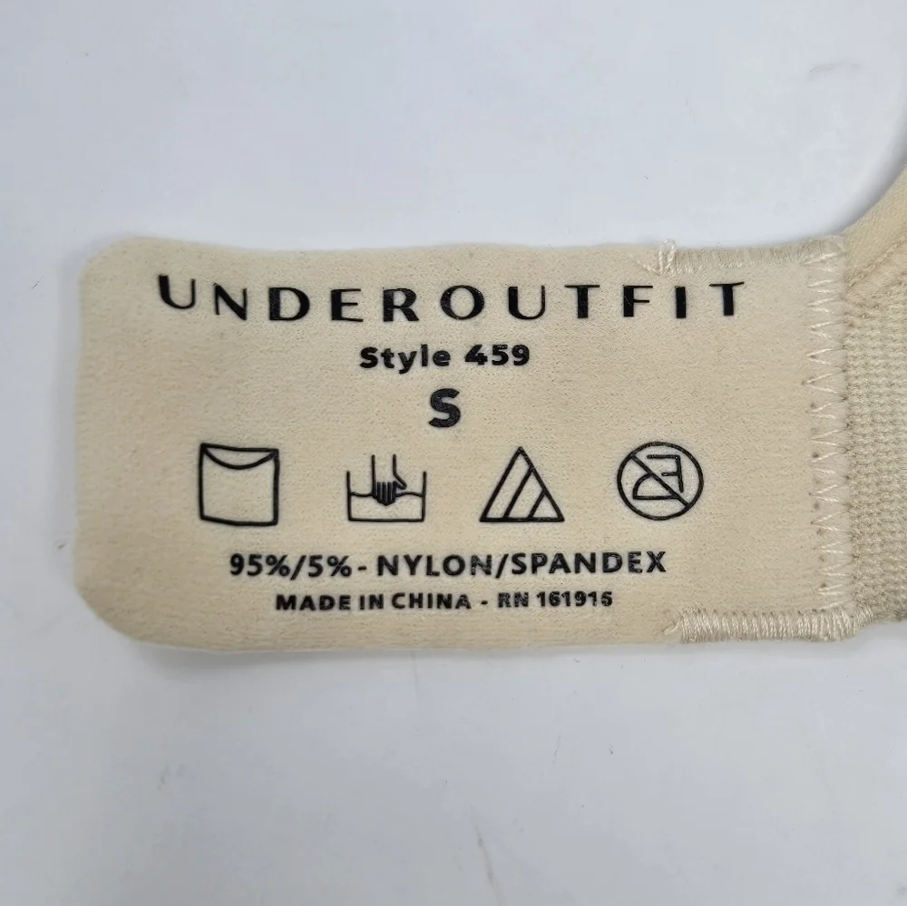 NWOT UNDEROUTFIT BEIGE WIRELESS BRA STYLE #459 WOMEN SMALL FOAM CUPS COMFORT